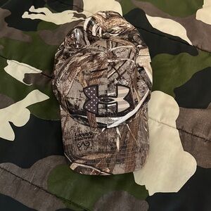 Under armor Realtree max 5 camo American flag hat